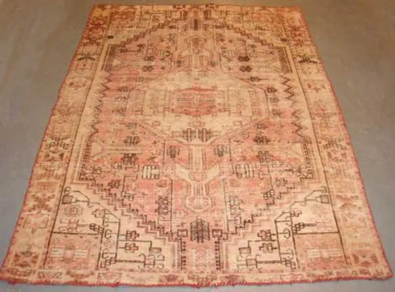 A Beautiful Antique Heriz Carpet 190cm x 130cm