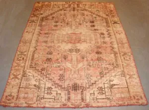 A Beautiful Antique Heriz Carpet 190cm x 130cm