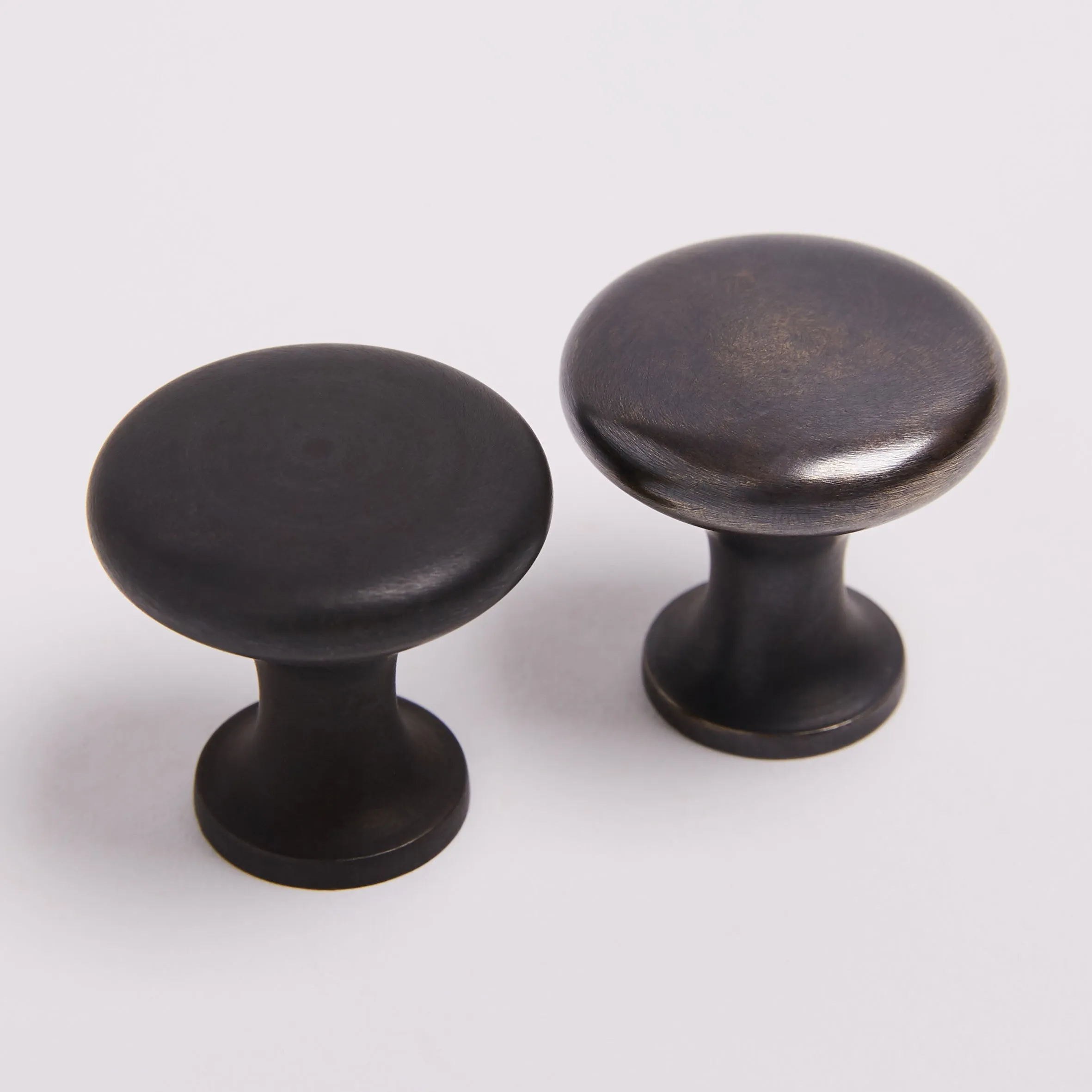 Ascot Knob - Scorched Black