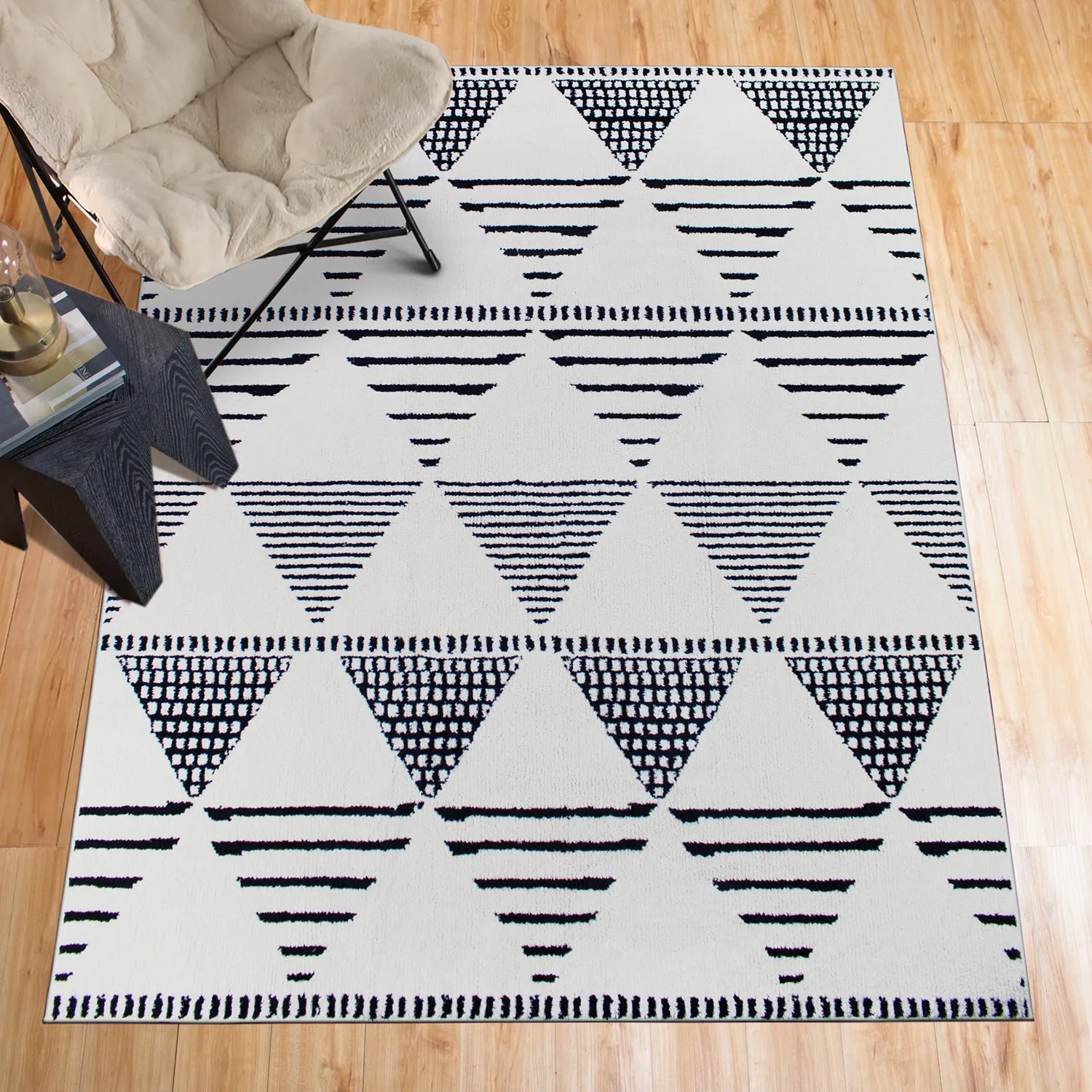 Geometric Moroccan Pile Shag Accent Rug 5' x 7'