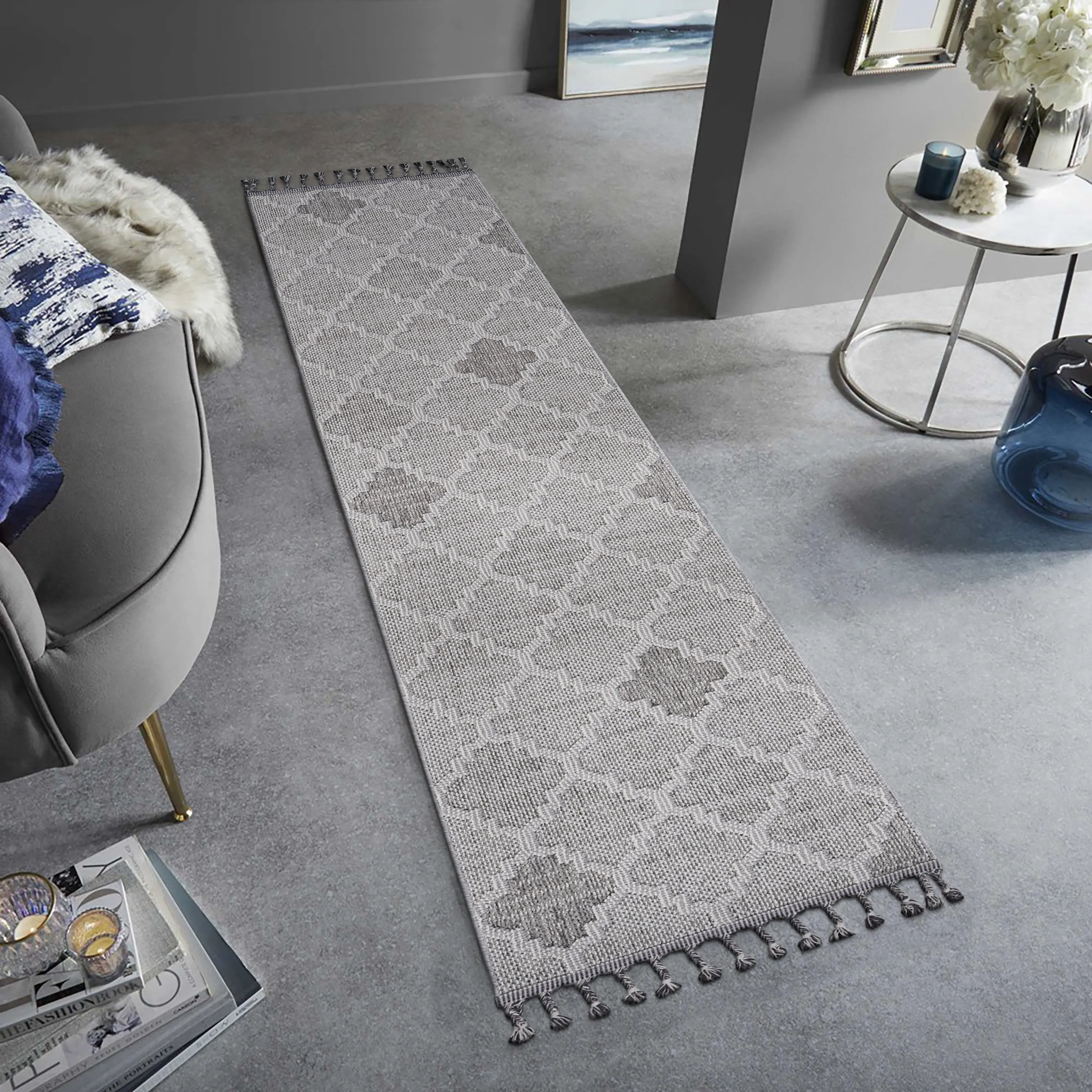 NAAR Guros Collection 2X8 White/Grey /Trellis Indoor/Outdoor Area Rug